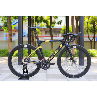 Newly Designed 700C*25 22 Speed Carbon Frame Bend Handlebar Road Bike avec suspension à fourchette