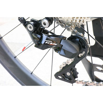 Newly Designed 700C*25 22 Speed Carbon Frame Bend Handlebar Road Bike avec suspension à fourchette