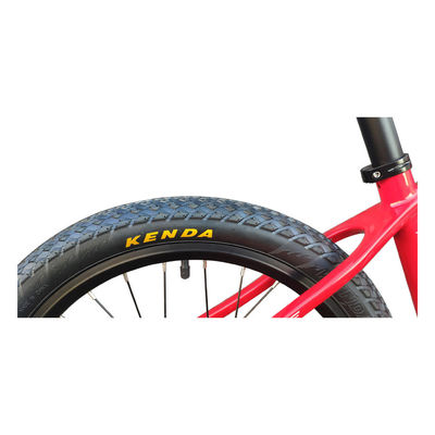 Vélo de montagne de 20 pouces pour enfants de 7 à 10 ans avec suspension à fourchette et pesant 11 kg