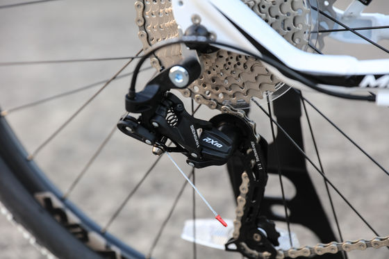 27.5 Vitesse adulte Vélo d'entraînement de montagne Vélo avec verrouillage Hydraulique Fourche avant