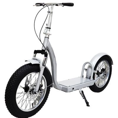Découvrez la conduite ultime avec notre scooter à pleine suspension avant et arrière.