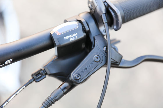 27.5 Vitesse adulte Vélo d'entraînement de montagne Vélo avec verrouillage Hydraulique Fourche avant