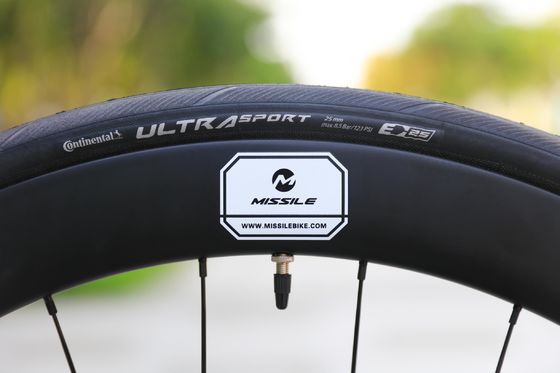 Vélo de route en fibre de carbone pour hommes avec matériau de jante 430/470/500/530 et cadre en fibre de carbone
