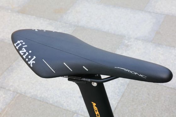 Matériau de la jante de la bicyclette de route en fibre de carbone Combinaison parfaite de force et de vitesse