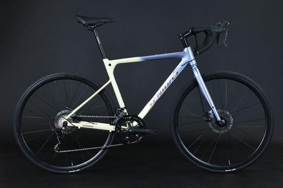 Vélo routier soudé en fibre de carbone 700C 2*9s 1*9s AL Cadre jolie forme AL Hub et 10kg