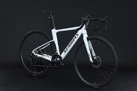 Vélo de route léger en aluminium à 18 vitesses et frein hydraulique pour le contrôle