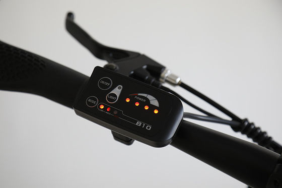Vélo de montagne électrique à batterie au lithium à 6 vitesses sur mesure pour les aventures hors route