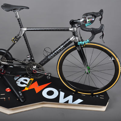 Tableau électrique portable noir pour équipement d'entraînement de cyclisme en intérieur