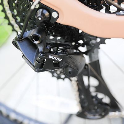Bicicle de montagne en alliage d'aluminium de 29 pouces avec frein à disque hydraulique et suspension avant