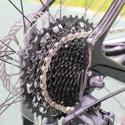 Vélo de montagne en fibre de carbone de 29 pouces avec chaîne YBN S12S et plaquettes de disque de frein de 160 mm