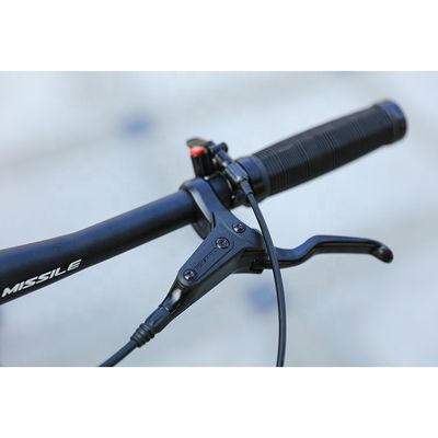 Cadre à toute épreuve de choc 29 " MTB Vélo de montagne avec télécommande de verrouillage de la fourchette de ressort d'huile