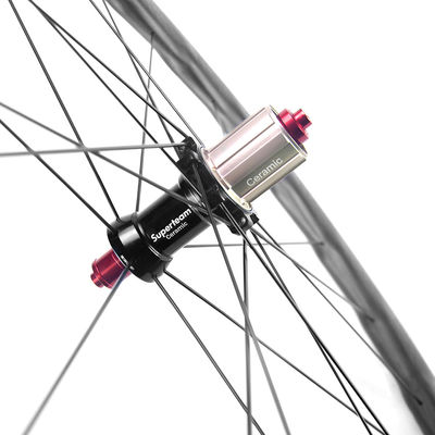 Vélos routiers 700c Vélos de fibre de carbone 50mm Clincher Vélos de carbone Vélos de vélo