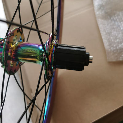 20 pouces de roue en fibre de carbone pour vélos de route 8/9/10/11 vitesse double paroi couleur arc-en-ciel