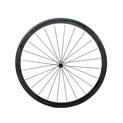 Rétrospective 700c Wheel Set en noir avec corps en carbone RS Hub et Galaxy Color 24/24 trous