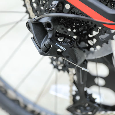 Bon vélo de montagne avec une capacité de charge de 130 et une cassette HG de 24 vitesses de 11 à 50 tonnes