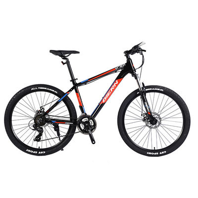 Un vélo de montagne de 26 pouces avec suspension à fourchette.