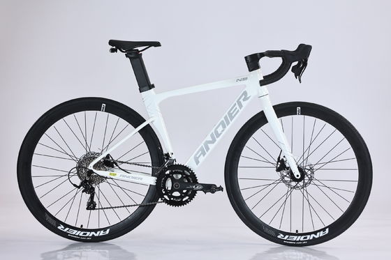 Un vélo de course abordable pour les acheteurs soucieux de leur budget