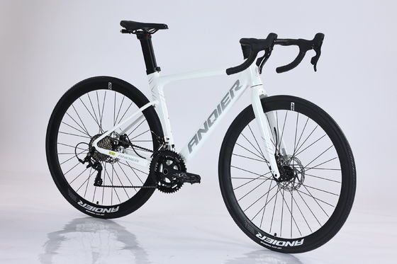 Un vélo de course abordable pour les acheteurs soucieux de leur budget