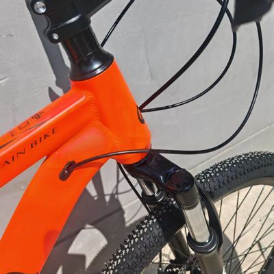 Vélo de montagne sportif cadre en alliage d'aluminium Vélo de montagne enduro
