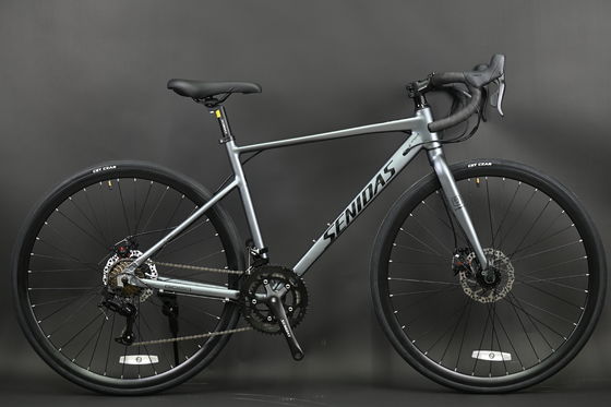 Cadre en acier Vélo de course spécialement conçu pour la course sur route Aucune suspension Cadre léger et réactif